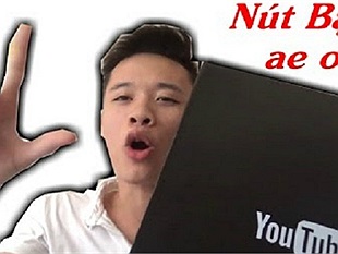 Hot Youtuber Truy Kích Nguyễn Linh bất ngờ "khoe" nút bạc nhận được từ Youtube