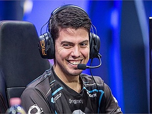 LMHT: Sau Dream Team Echo Fox của Dyrus vùng lên, bộ 3 Fnatic của Xpeke cũng đáp trả bằng một Super Team không thua kém