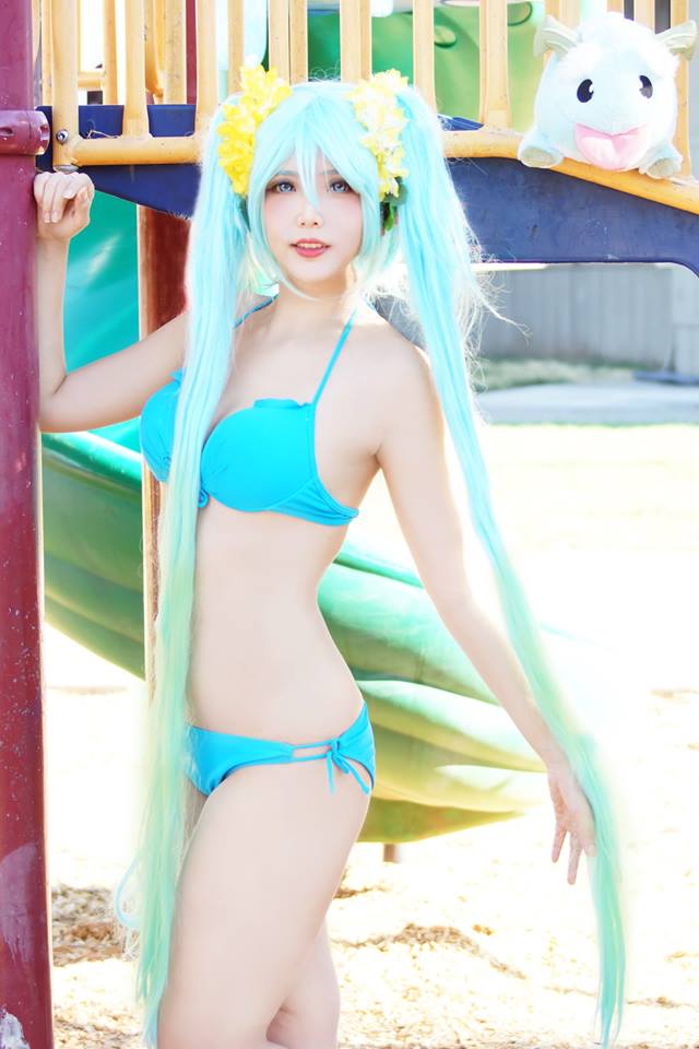 Chảy máu mũi với loạt ảnh cosplay Sona Tiệc Bể Bơi của Hana cosplayer