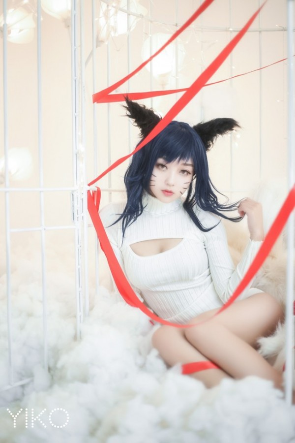 Tan chảy trước cosplay Ahri xinh đẹp đến nao lòng của coser Yiko
