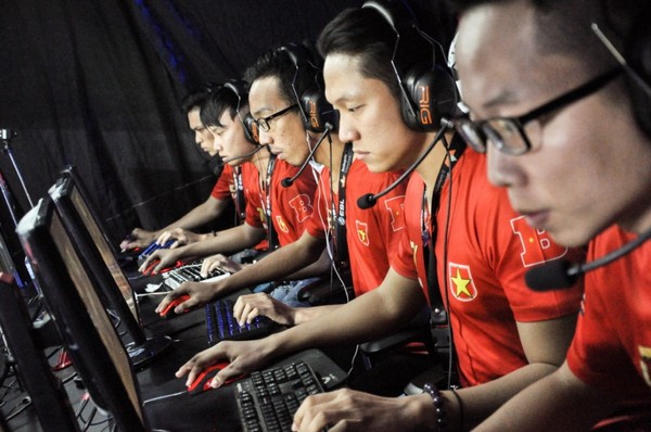 BossCFVN vô địch Đột Kích CFEL 2016 Season 1