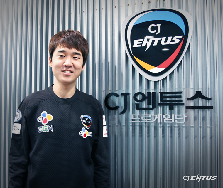 LMHT: Chia tay Profit SKT T1 công bố đội hình đón nhận tân binh Untara 4 mùa Thách đấu từ CJ Entus