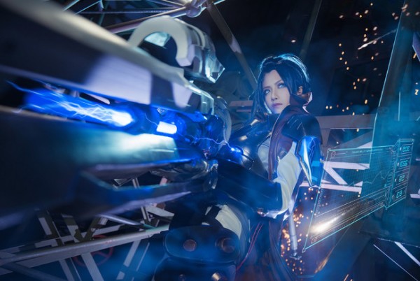 Mê mẩn với bộ ảnh cosplay Caitlyn Vũ Khí Tối Thượng đẹp không góc chết