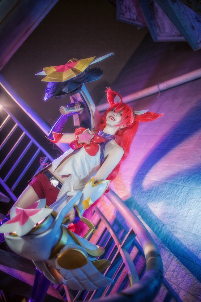 Mãn nhãn với Cosplay Jinx Vệ Binh Tinh Tú đẹp nhất từ trước đến nay