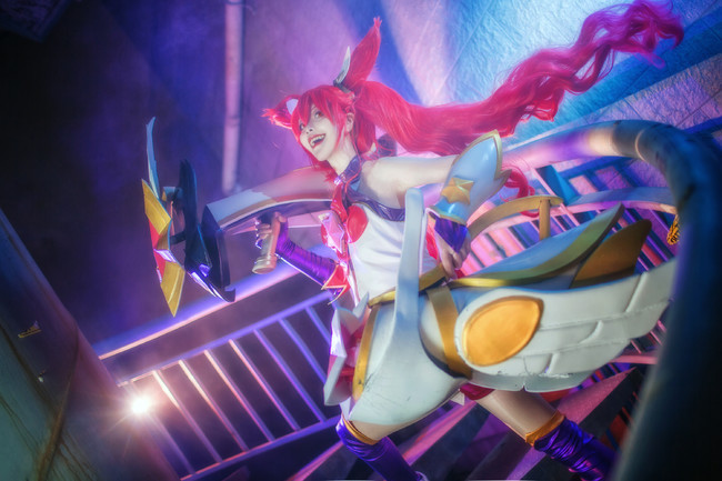 Mãn nhãn với Cosplay Jinx Vệ Binh Tinh Tú đẹp nhất từ trước đến nay