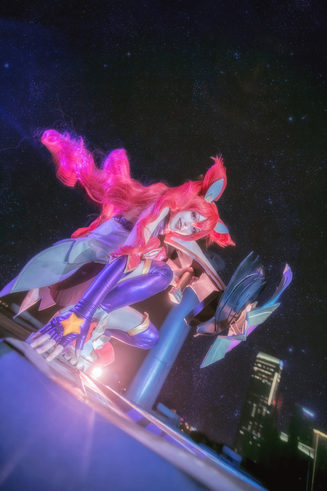 Mãn nhãn với Cosplay Jinx Vệ Binh Tinh Tú đẹp nhất từ trước đến nay