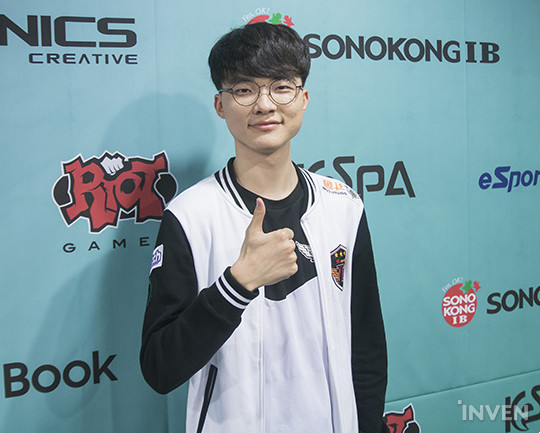 LMHT: SKT Faker nói gì sau khi giành chiến thắng đầu tiên trong LCK Mùa hè 2017?