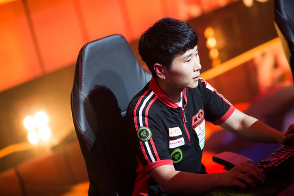 Liên Minh Huyền Thoại: LGD chính thức công bố đội hình tham dự LPL 2018
