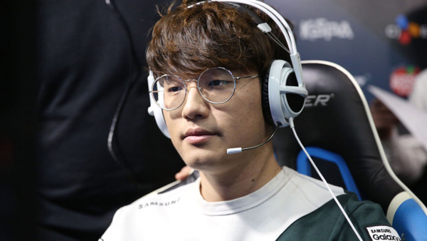 Top những game thủ gặt hái được vô số thành công sau khi đổi vị trí thi đấu