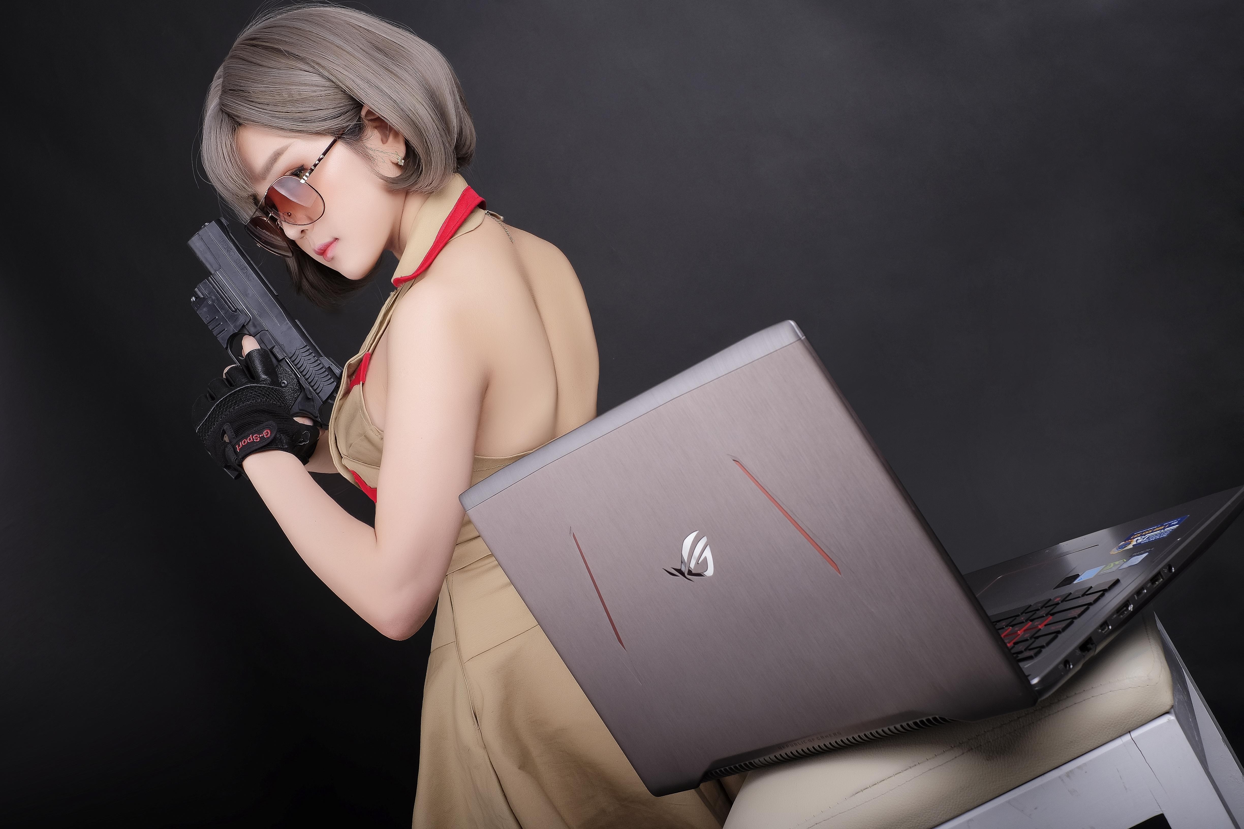 Đột kích: Chảy máu mũi với loạt ảnh hóa thân nhân vật FOX sexy quyến rũ của nữ game thủ Bít tết