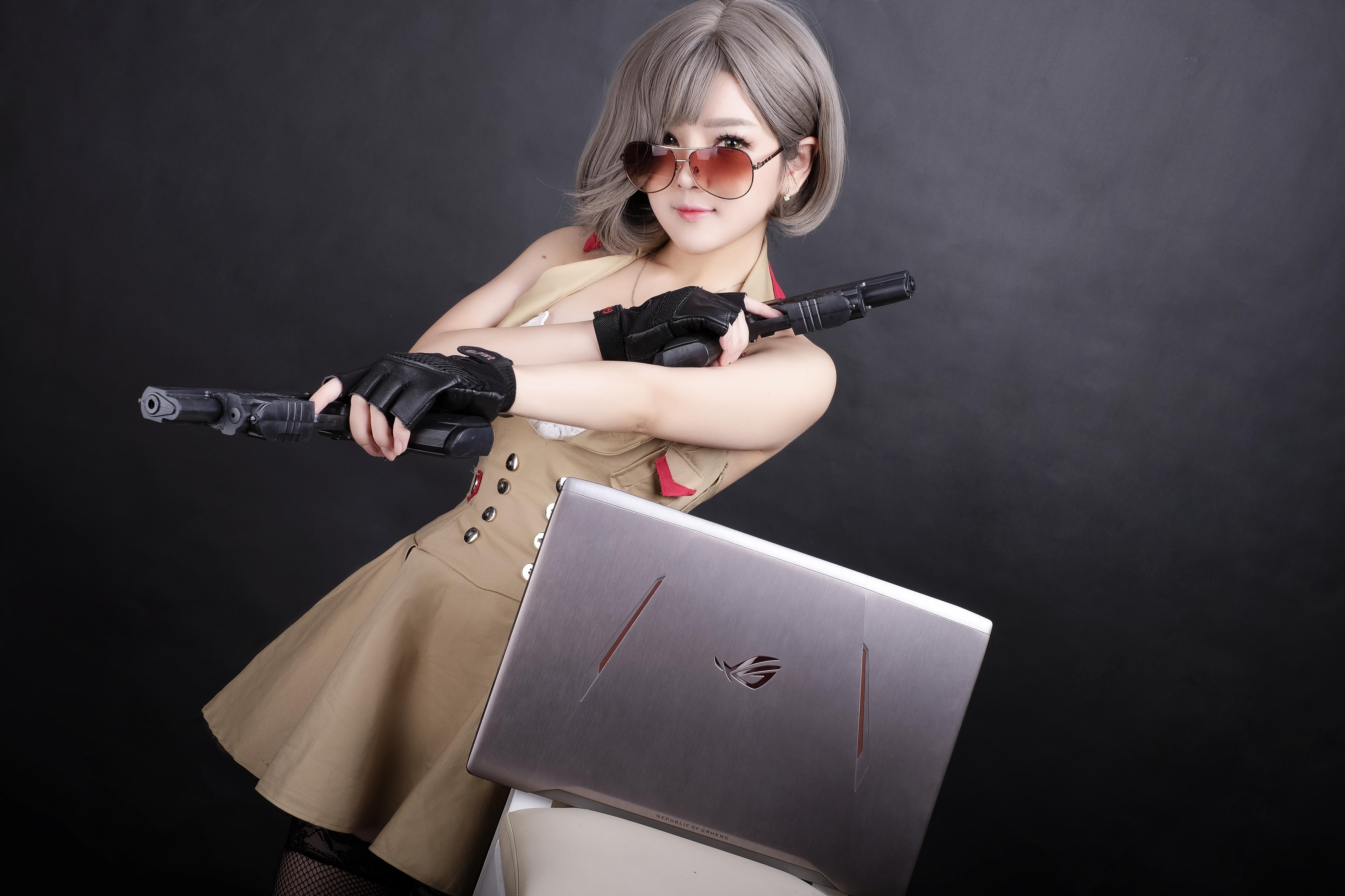 Đột kích: Chảy máu mũi với loạt ảnh hóa thân nhân vật FOX sexy quyến rũ của nữ game thủ Bít tết