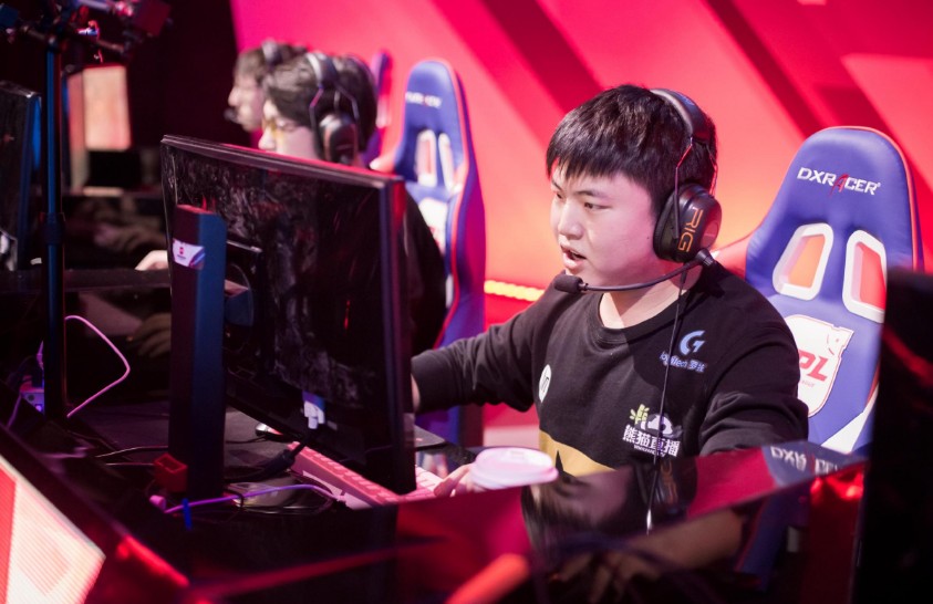 Khoảnh khắc ấn tượng nhất của LMHT trong năm 2017: GAM tới MSI và CKTG, Faker bật khóc nức nở