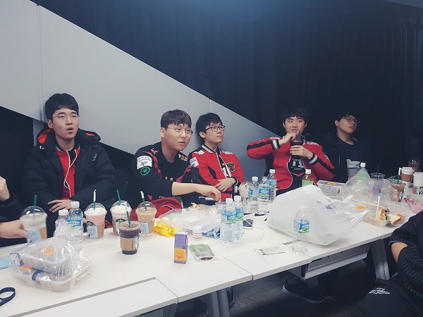 SKT Wolf thừa nhận Tất cả những gì tôi biết về đi rừng đều do HLV Bengi chỉ bảo