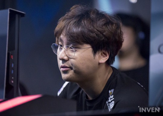 SKT Blank: "Tôi đã thi đấu thoải mái vì nếu thua KT Rolster thì cũng không phải là lỗi của tôi"