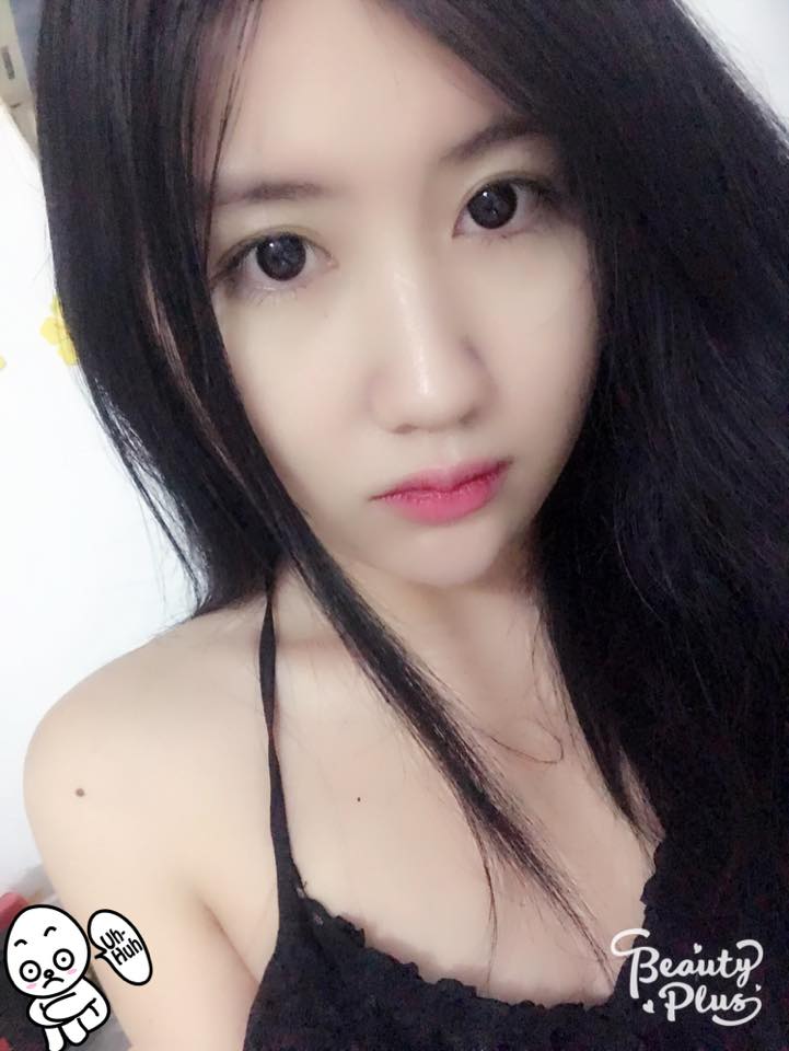 LMHT: Hotgirl Hoa Hà lên tiếng chửi Thư Lê bạn gái Junie dựa hơi trên Facebook cá nhân